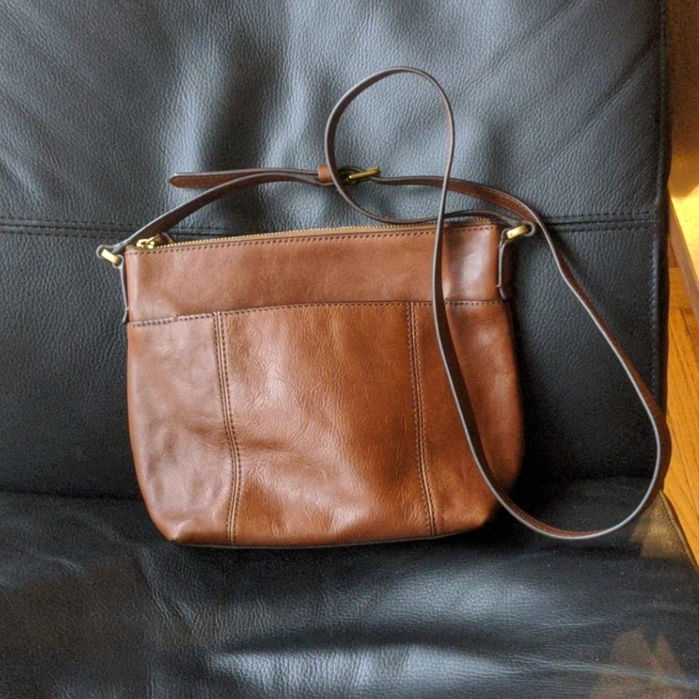 Fossil Jori Bucket Crossbody